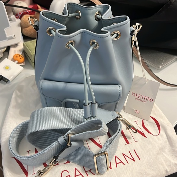 VALENTINO GARAVANI LOCÒ CALFSKIN BUCKET BAG - Picture 14 of 15